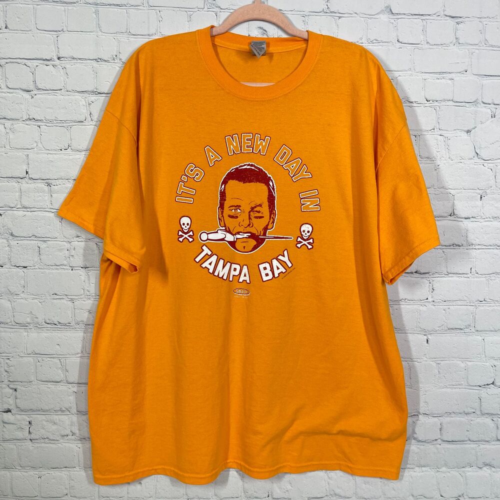 Gildan Dry Blend Shirt Men 2XL Bright Orange Buccaneer Tom Brady NFL Collectible